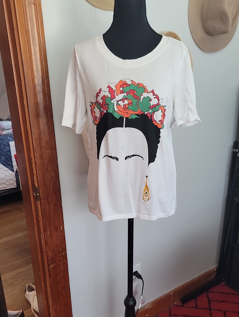 Only Frida Kahlo  Ispired Design T shirt